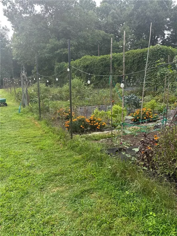 51 Hickory Hill LN,  Tappan,  NY 10983