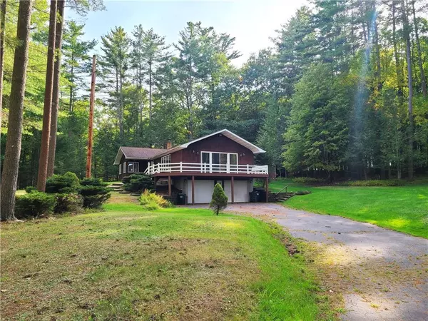 6 Olsen RD,  Lake Huntington,  NY 12752