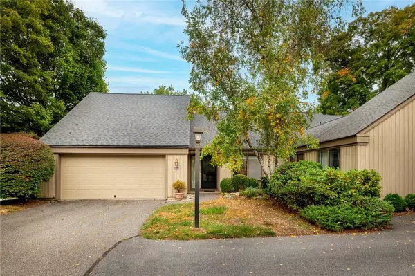 492 Heritage HLS #A, Somers, NY 10589