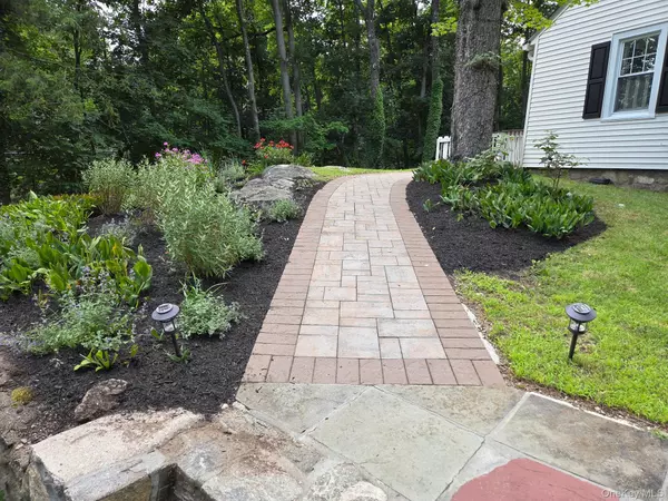 Putnam Valley, NY 10579,62 Oscawana Lake RD