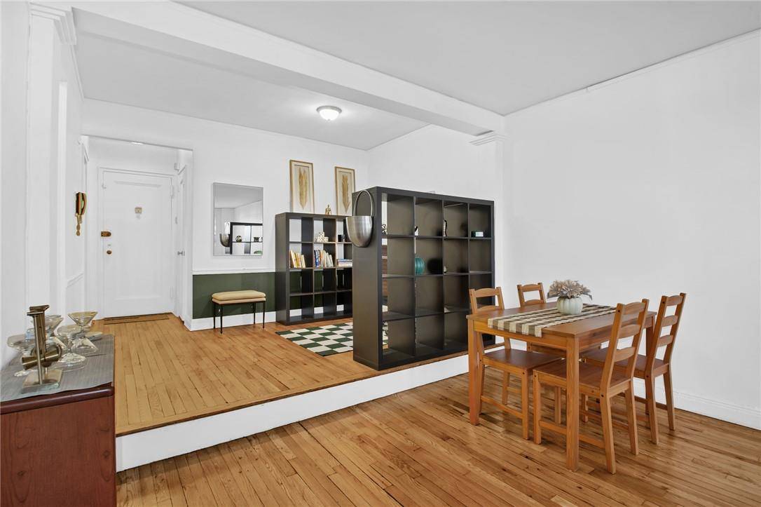 Forest Hills, NY 11375,102-40 67th DR #1E