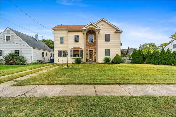 5 Cluett RD, Long Beach, NY 11581