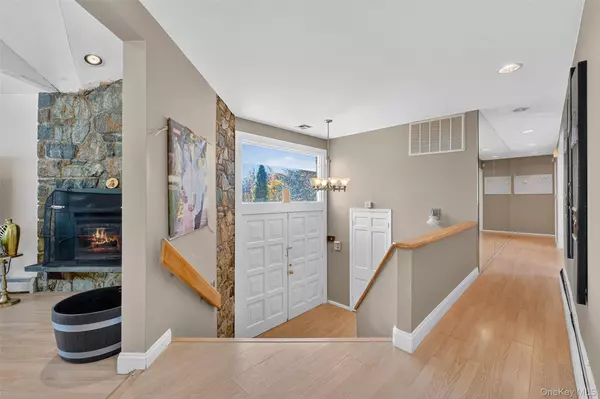 Putnam Valley, NY 10579,10 Sunrise DR