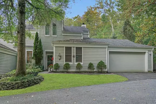 Tuxedo Park, NY 10987,17 Dogwood LN