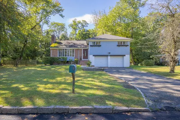 Hartsdale, NY 10530,18 Birchwood LN