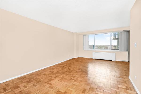 Bronx, NY 10463,3333 Henry Hudson Pkwy #18P