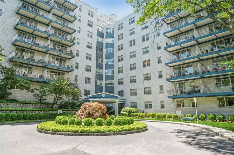 499 N Broadway #4K, White Plains, NY 10603