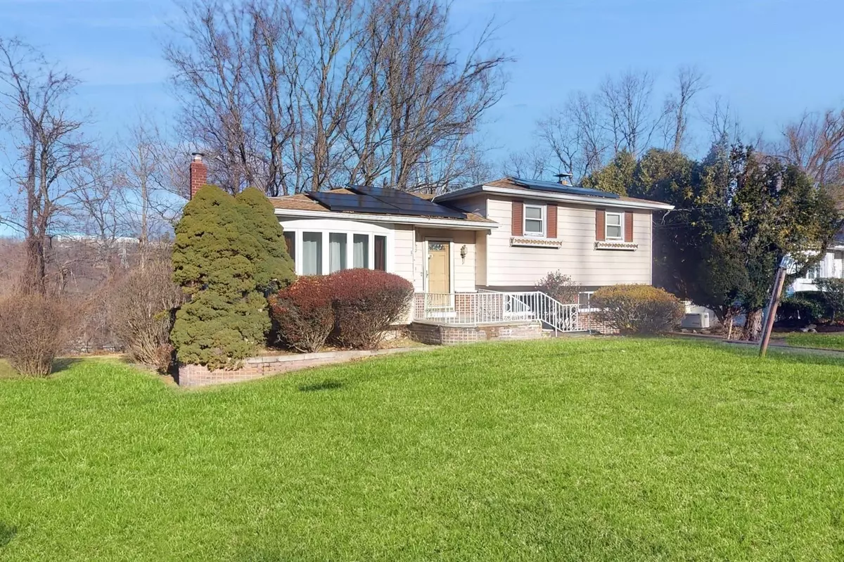 Elmsford, NY 10523,10 Rumbrook RD