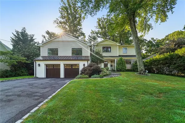 Scarsdale, NY 10583,42 Paddington RD