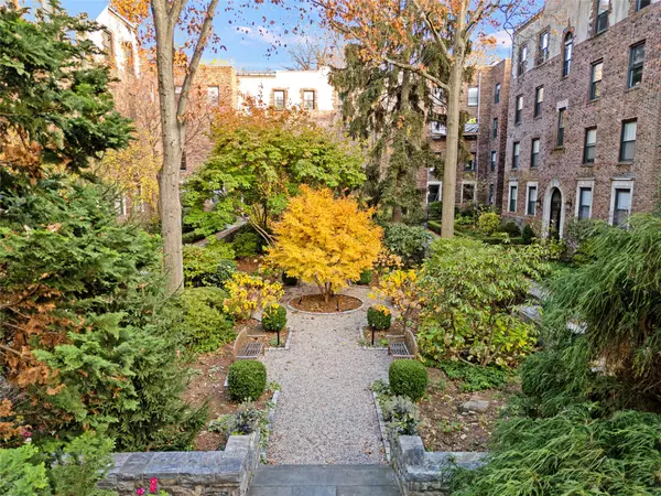 Bronxville, NY 10708,64 Sagamore RD #Unit 7H