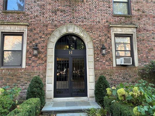 64 Sagamore RD #Unit 7H, Bronxville, NY 10708