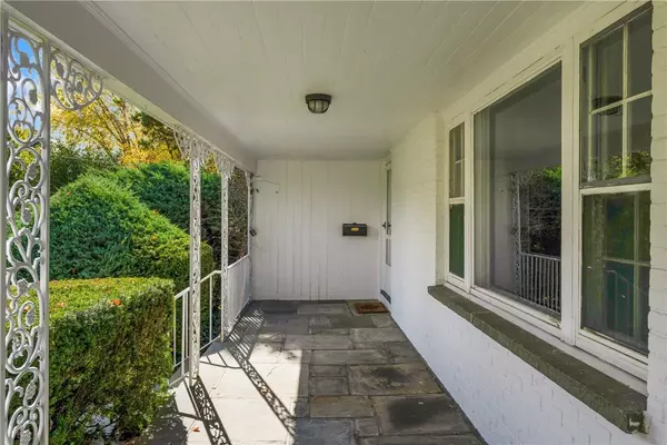 Larchmont, NY 10538,36 Byron LN