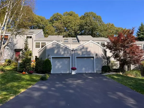 Ossining, NY 10562,214 Horseshoe CIR