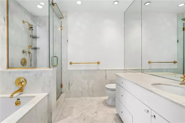 New York (manhattan), NY 10022,418 E 59th ST #11A