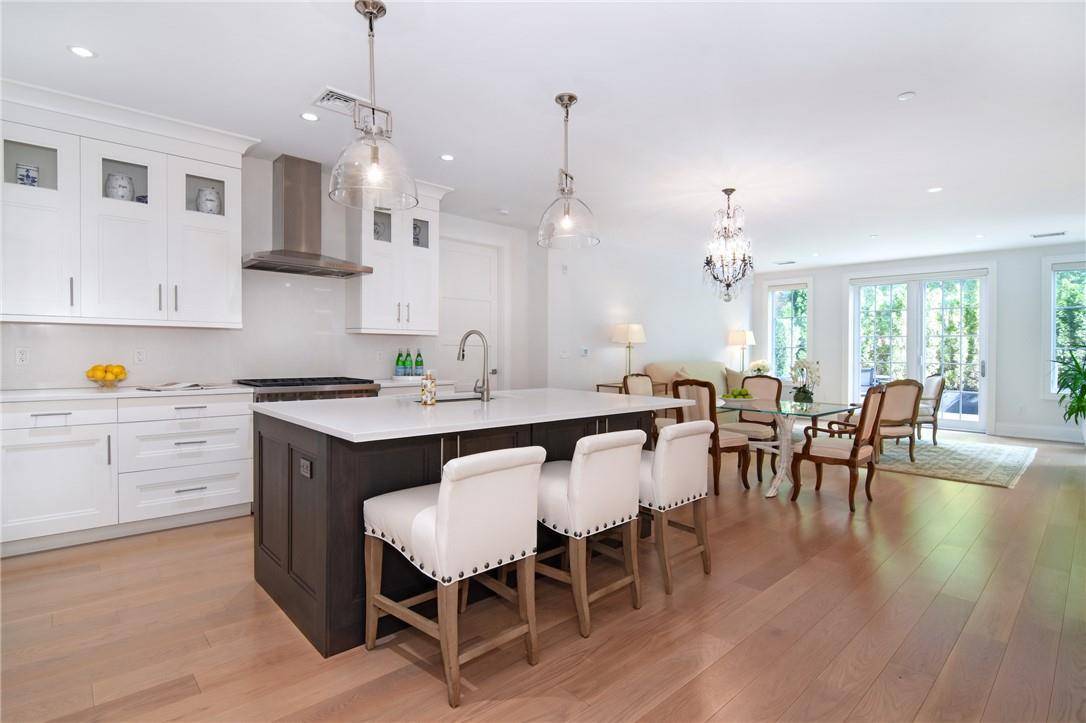 15 Kensington RD #103, Bronxville, NY 10708
