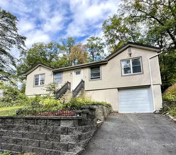 Greenwood Lake, NY 10925,4 Northside LN