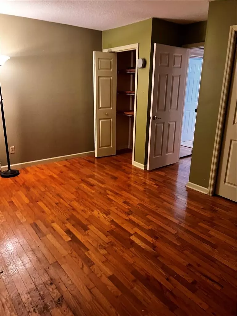 New Paltz, NY 12561,136 N Chestnut ST #17B
