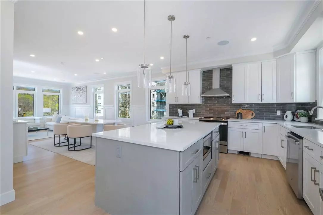 White Plains, NY 10603,39 Holland AVE #7