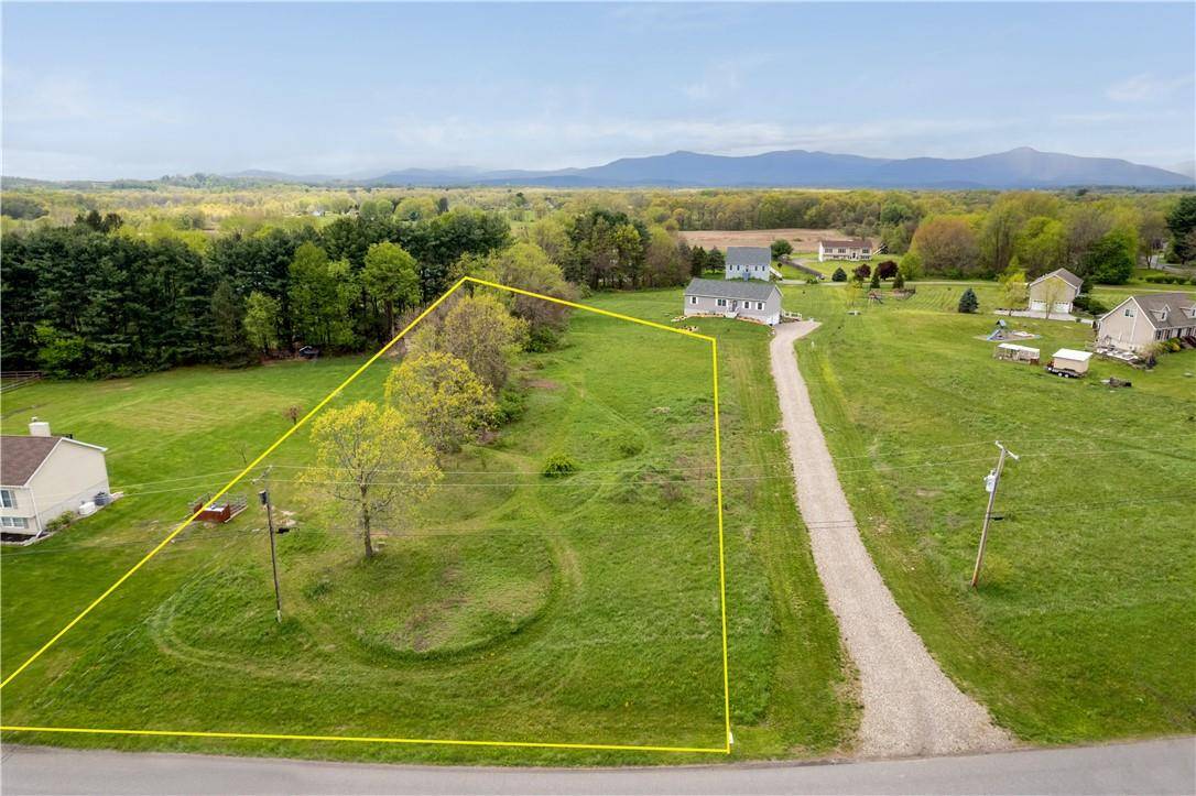 21 Nevis RD, Tivoli, NY 12583