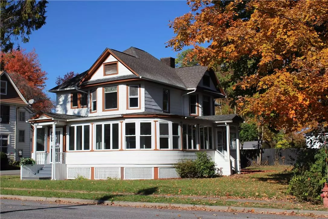 Ellenville, NY 12428,52 Warren ST