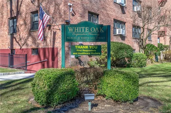 New Rochelle, NY 10801,51 White Oak ST #2E