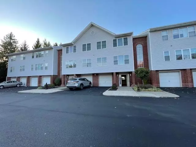 Middletown, NY 10940,132 Deer Ct DR