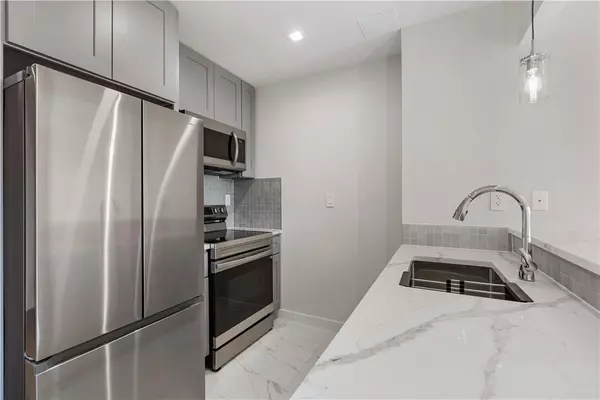 New York (manhattan), NY 10034,112 Seaman AVE #4A