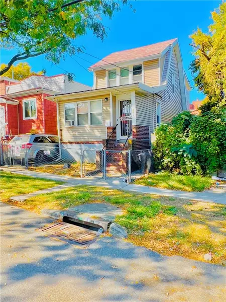 4393 Barnes AVE, Bronx, NY 10466