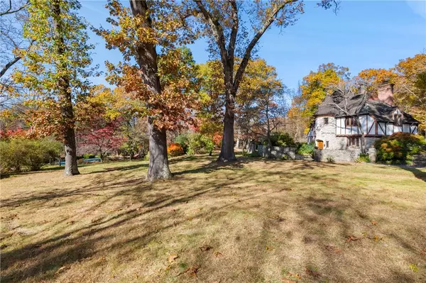 Katonah, NY 10536,165 Croton Lake RD