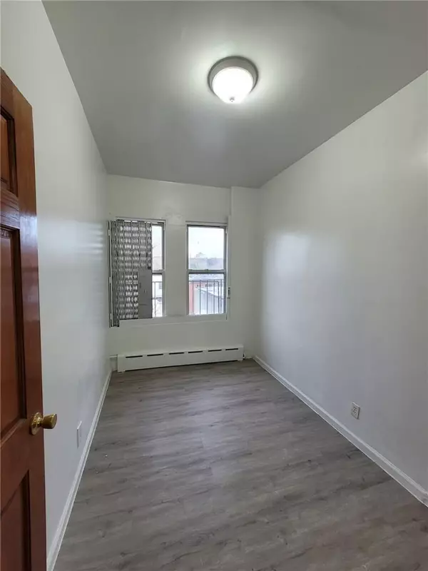 Bronx, NY 10459,1044 Prospect AVE #2