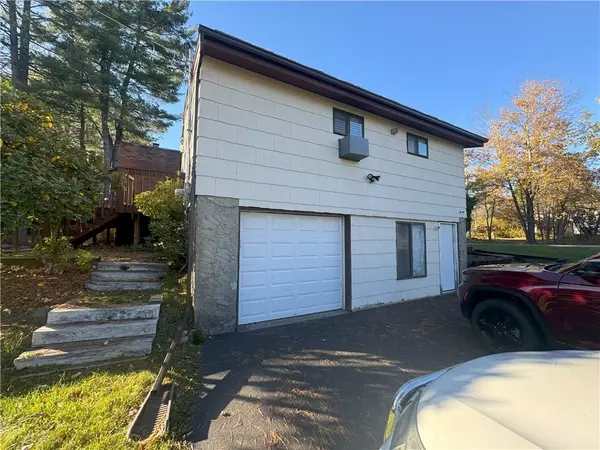 Loch Sheldrake, NY 12759,3 Milton LN