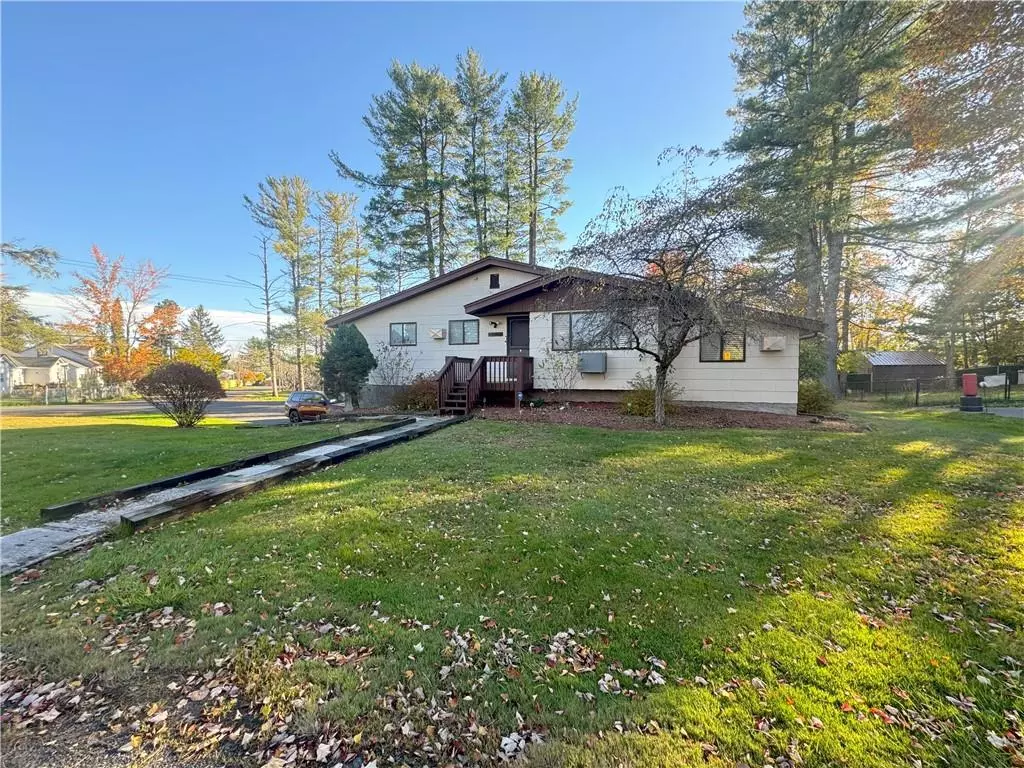 Loch Sheldrake, NY 12759,3 Milton LN