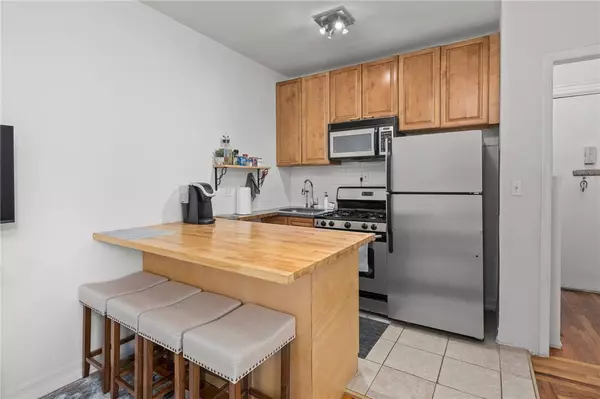 Bronx, NY 10461,1506 Overing ST #4C