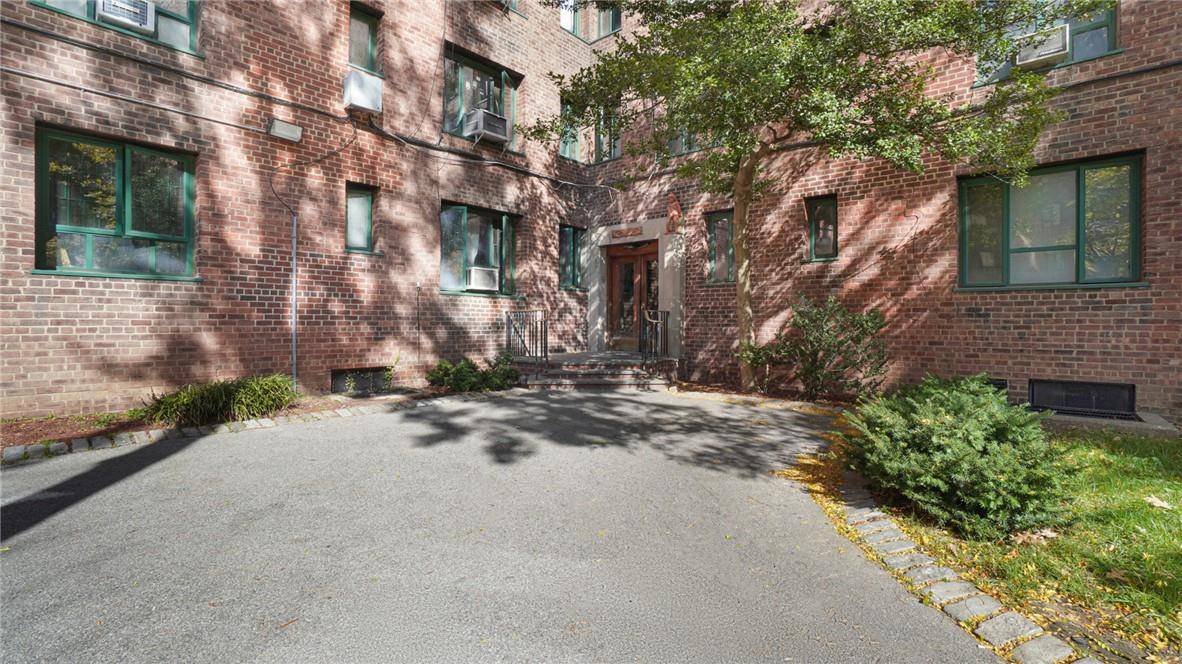 1562 Unionport RD #MH, Bronx, NY 10462