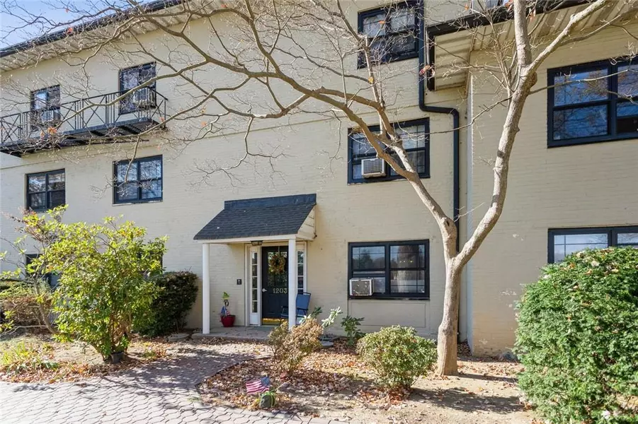 1203 California Road #B2, Eastchester, NY 10709