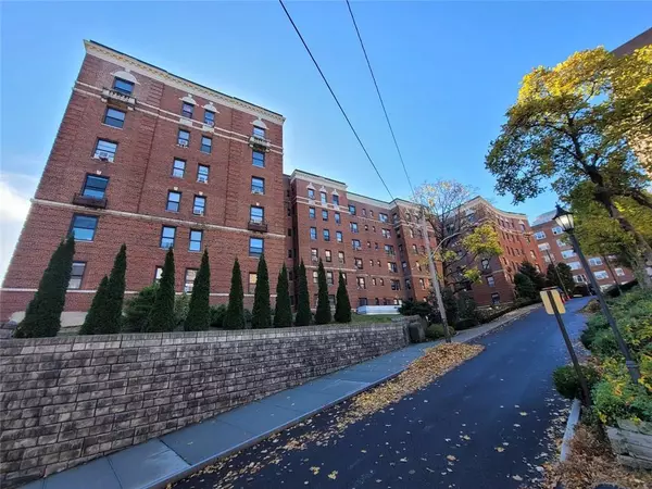 1 Broad Pkwy #5R, White Plains, NY 10601