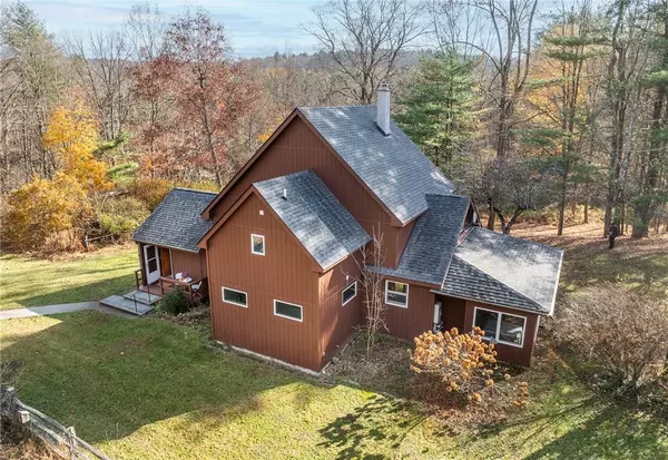 Rhinebeck, NY 12572,328 Milan Hollow RD