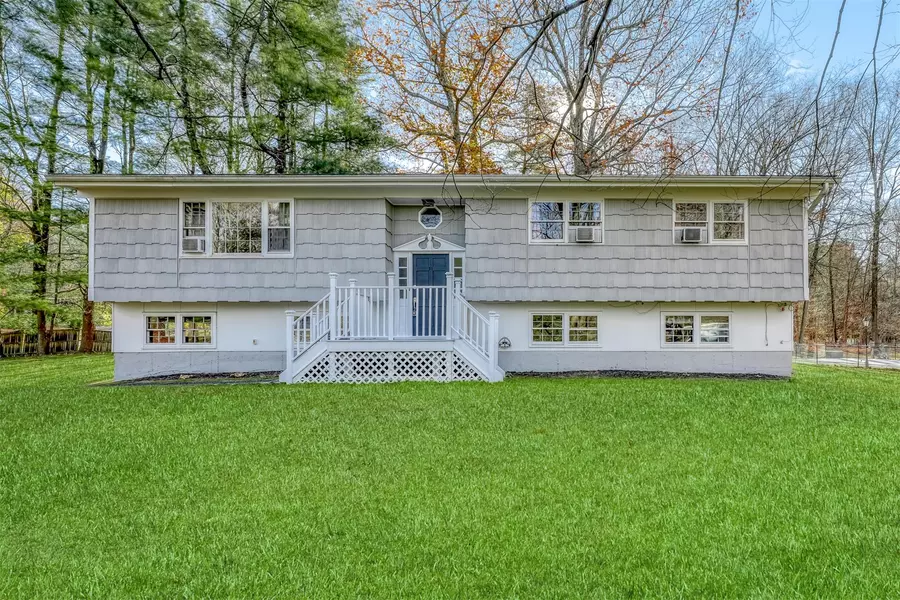 31 Robin Hood RD, Suffern, NY 10901