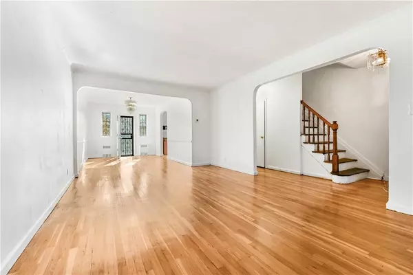 Brooklyn, NY 11236,8916 Avenue B