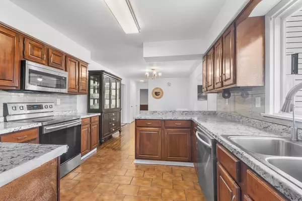 Mahopac, NY 10541,62 Fairmont RD