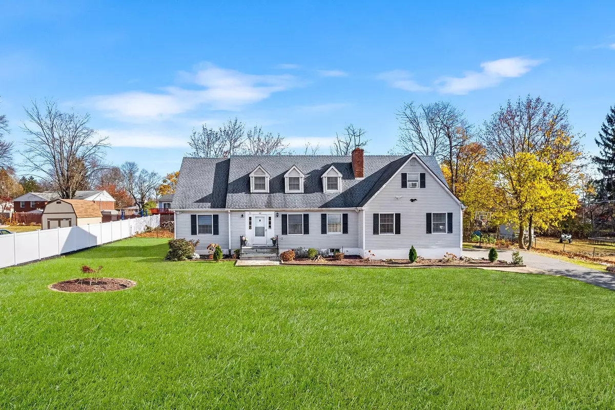 Mahopac, NY 10541,62 Fairmont RD