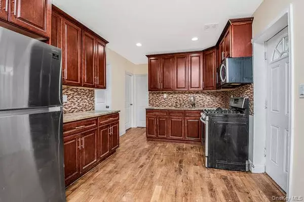 Bronx, NY 10466,965 E 226 ST