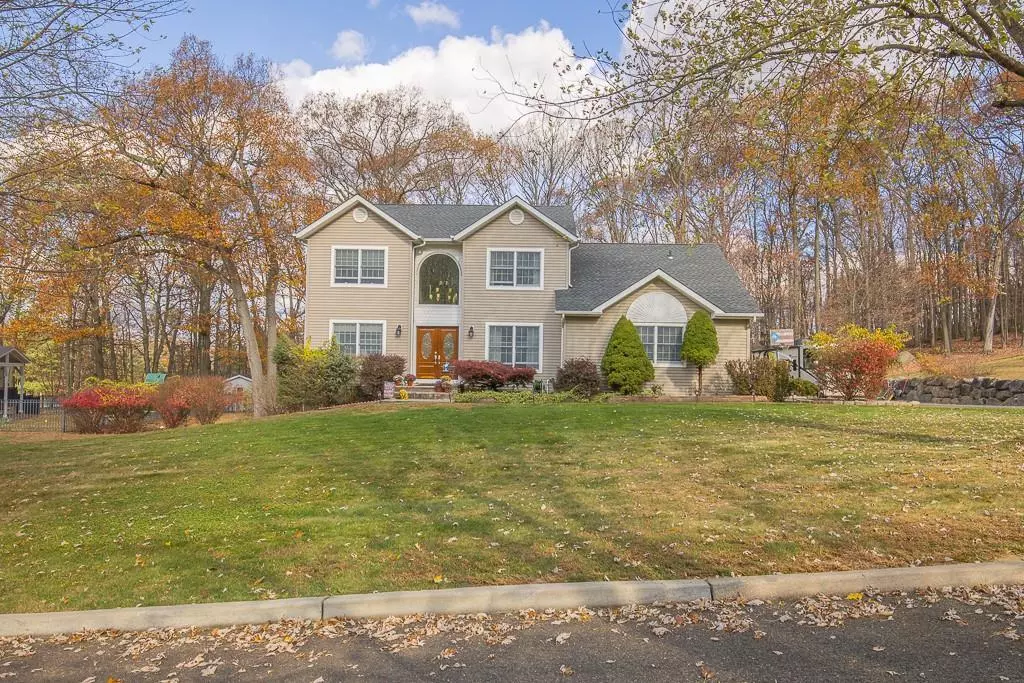 Spring Valley, NY 10977,2 Lori CT