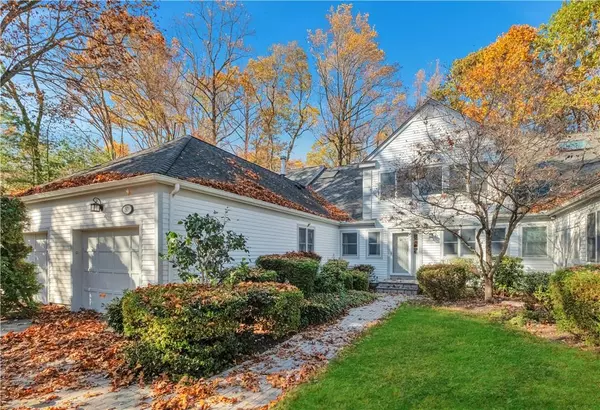 White Plains, NY 10605,50 Brook Hills CIR