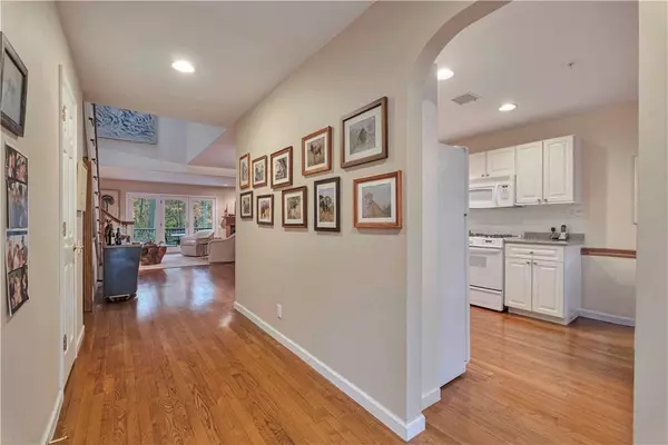 White Plains, NY 10605,50 Brook Hills CIR