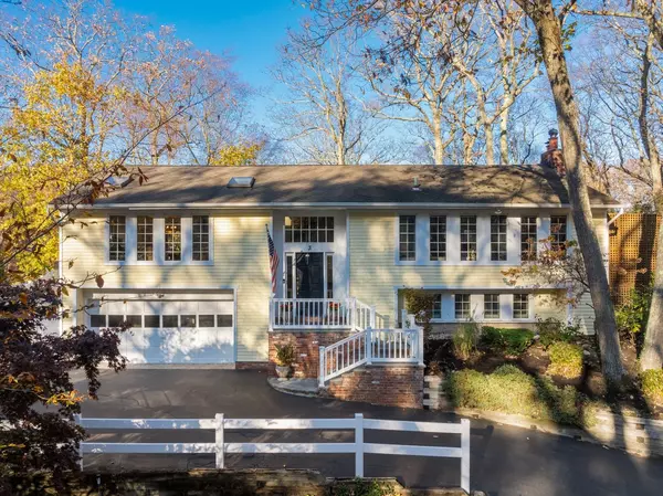 Cold Spring Harbor, NY 11724,3 Glen WAY