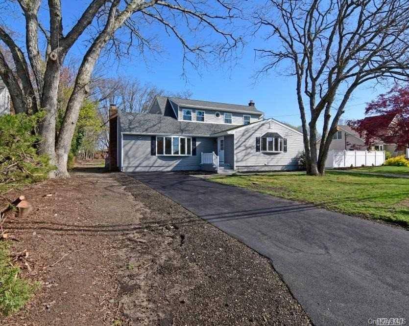 84 Forest AVE, West Babylon, NY 11704