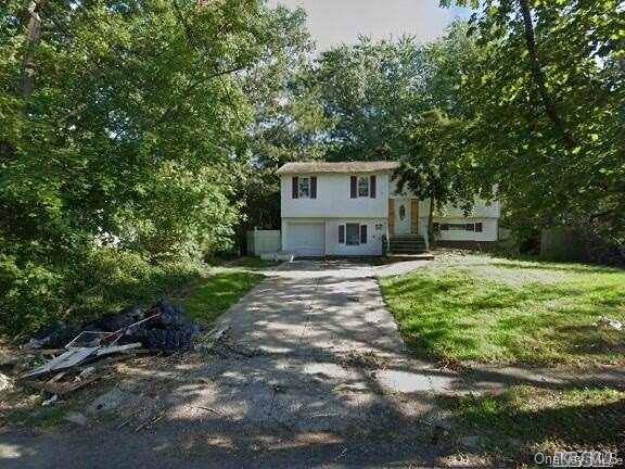 148 Cocoanut ST, Brentwood, NY 11717