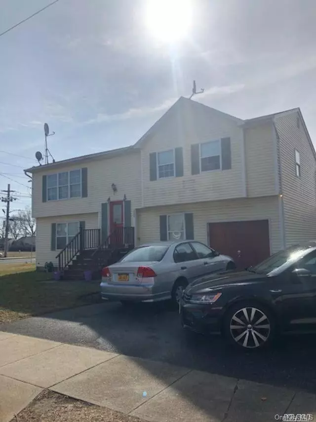 East Meadow, NY 11554,2468 Kenmore ST