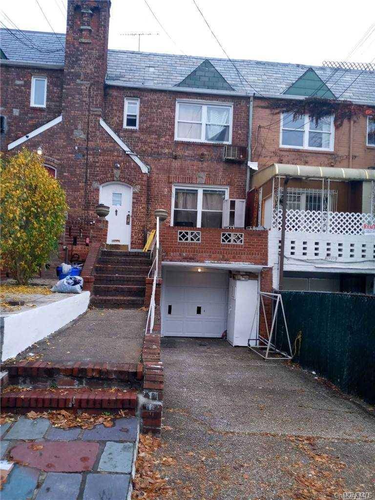 67-07 Burns ST, Forest Hills, NY 11375